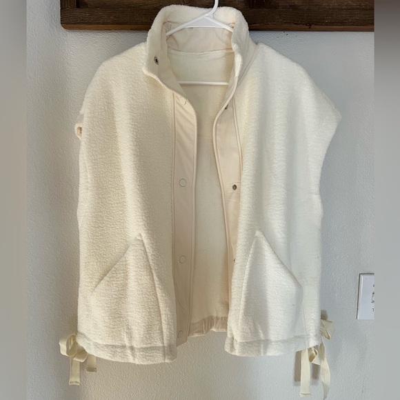 Jackets & Blazers - NWOT Women's Vest